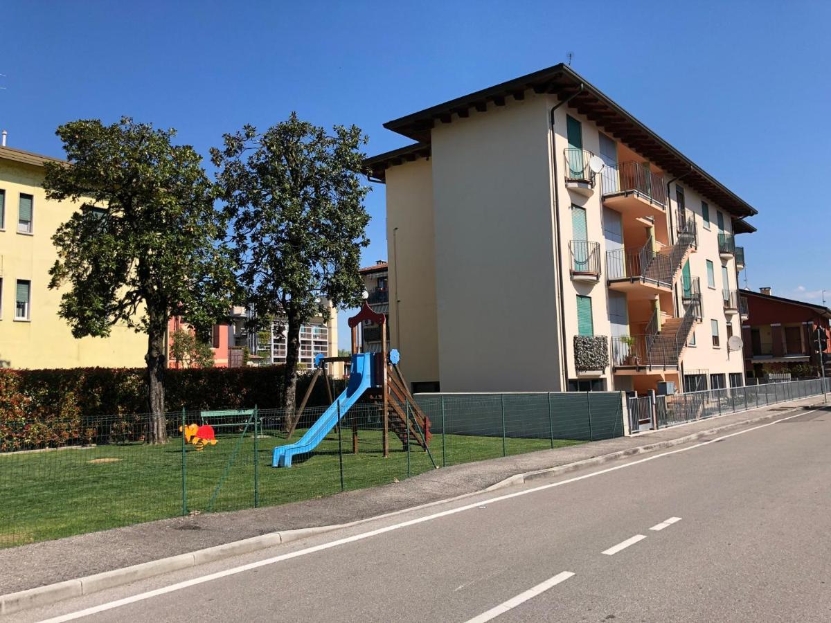 Appartamento Bianco - Peschiera Del Garda Luaran gambar