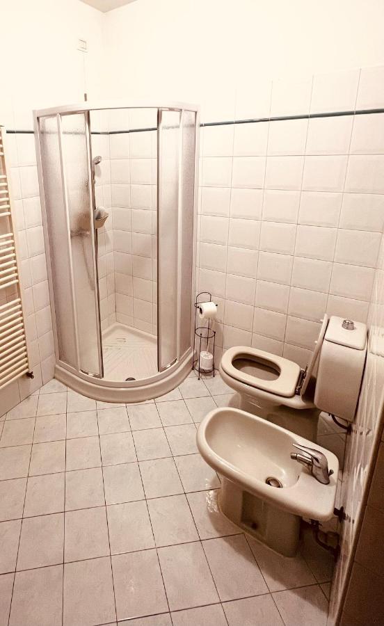Appartamento Bianco - Peschiera Del Garda Luaran gambar