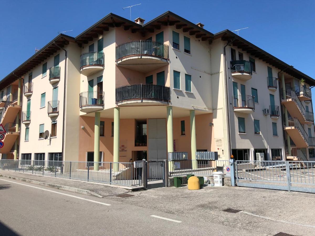 Appartamento Bianco - Peschiera Del Garda Luaran gambar